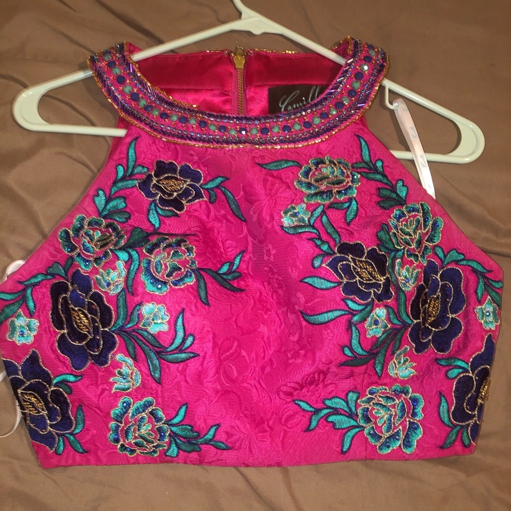 I am selling a prom dress